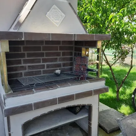 Soula's Sunshine Apartment *